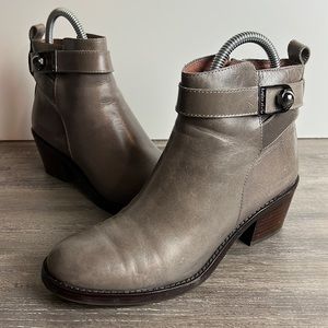 Louis Et Cie Vincenzo leather boots Womens size 7/EU37 EUC!
